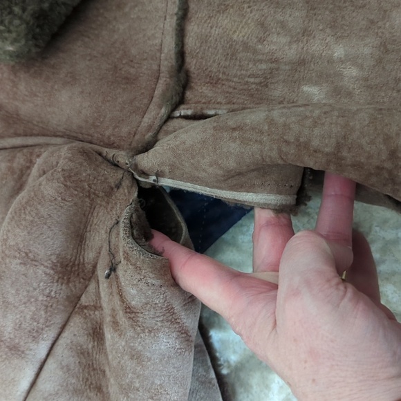 Vintage Sheepskin coat - Picture 10 of 12